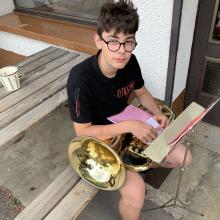 77291B9E-10A9-4D7B-BF76-B3A75BAA870A