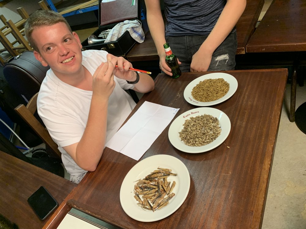 E8CCF9A9-E706-42D7-B500-E88832C9F957