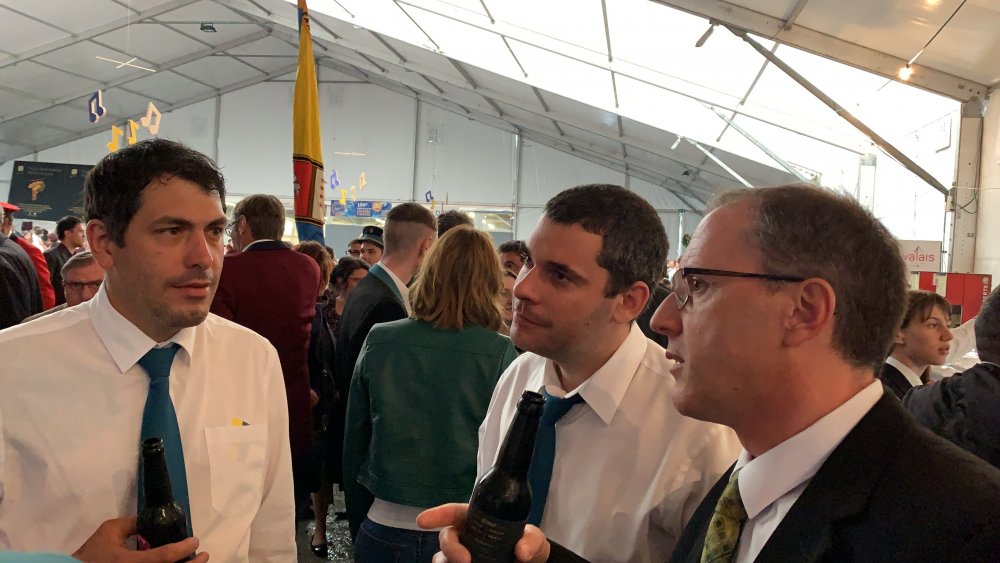 AE5D02BD-19B4-4D9B-AEFC-B774131530B3